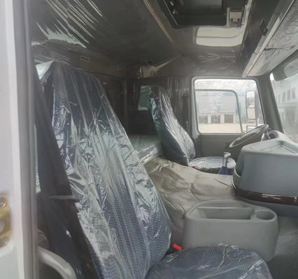 Высокая полезная нагрузка Sinotruk HOWO 6X4 Трактор грузовик голова левый руль для африканского рынка