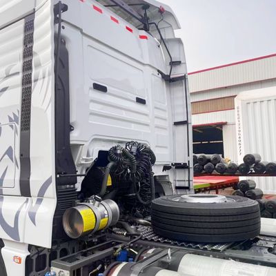 Подержанный тракторный грузовик Rhd Sinotruk Sitrak тракторный грузовик с двигателем емкостью 8L