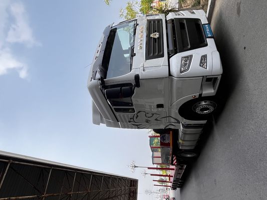 Горячий Ситрак C7H тракторный грузовик 6х4 популярный грузовик тип 20001-25000 кг ВТВ 3 пассажира