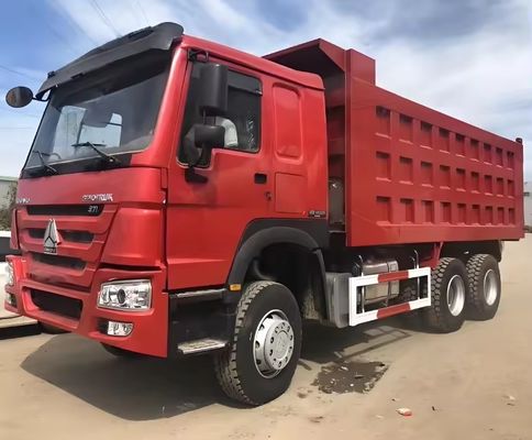 Двухрукий буксир HOWO 6X4 для добычи полезных ископаемых в Россию Ручное окно и грузовой бак 5.3-6.2М