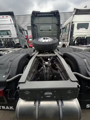 Подержанный Sinotruk Sitrak C9H 6X4 540 л.с. правосторонний руль Человек Euro6 Автоматический тракторный прицеп